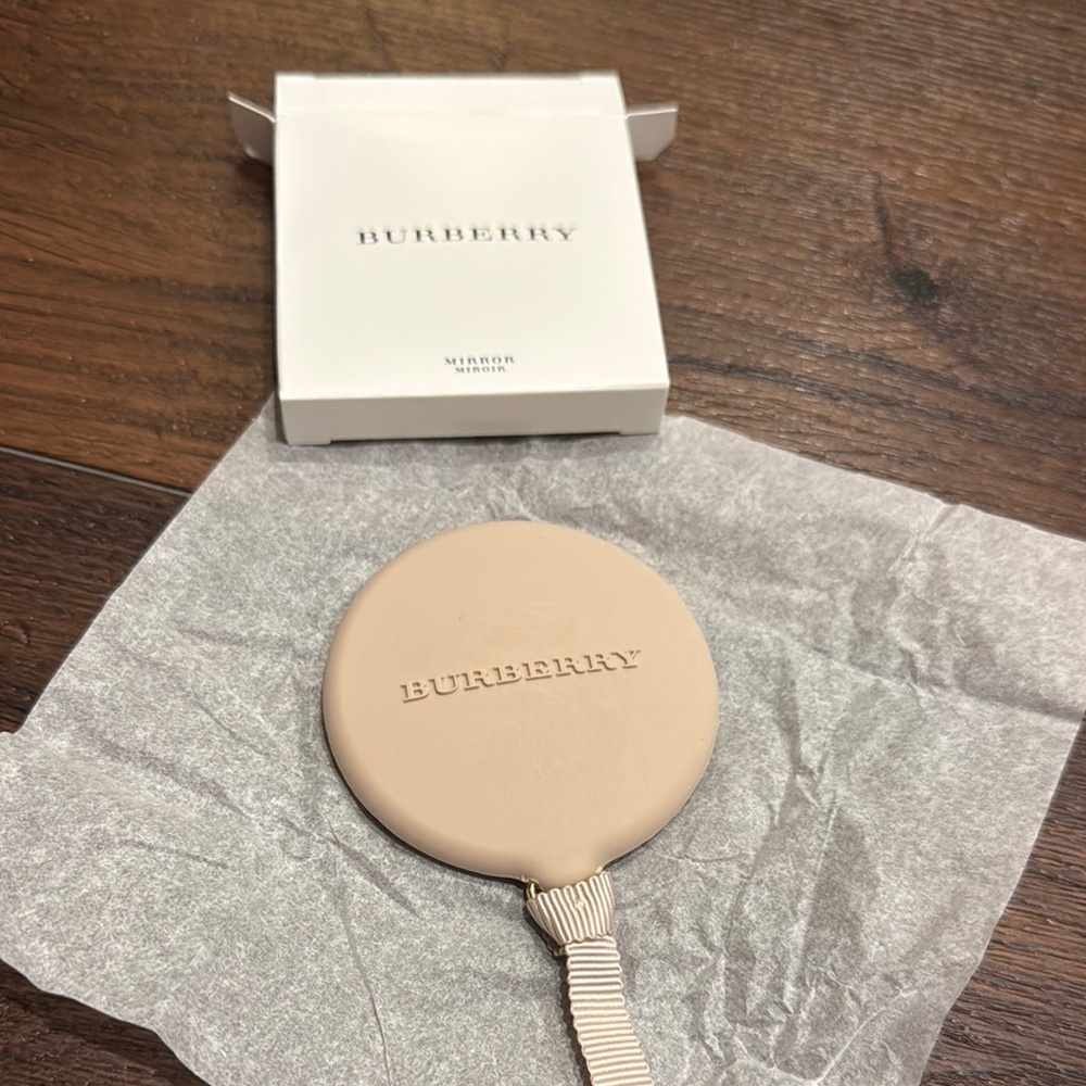 Burberry Beige Compact Mirror gift with purchase beauty Item in box.